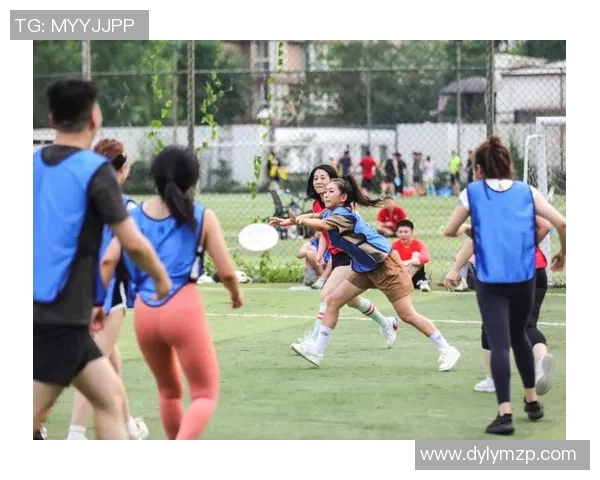 西安飞盘队引领热潮探索飞盘运动的节奏与变革之路 西安飞盘队引领热潮探索飞盘运动的节奏与变革之路